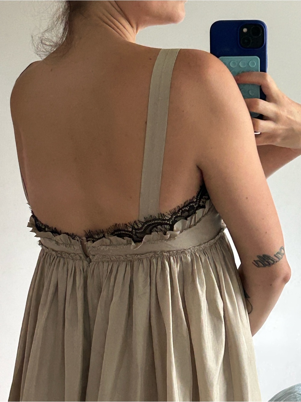 VINTAGE Vera Wang Silk Gown - Picture 3 of 10